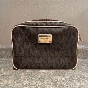 Michael Kors jet set crossbody.